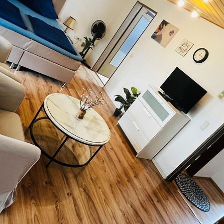 Private Studio Apartment With Balcony In Dortmund-Brackel Exterior photo